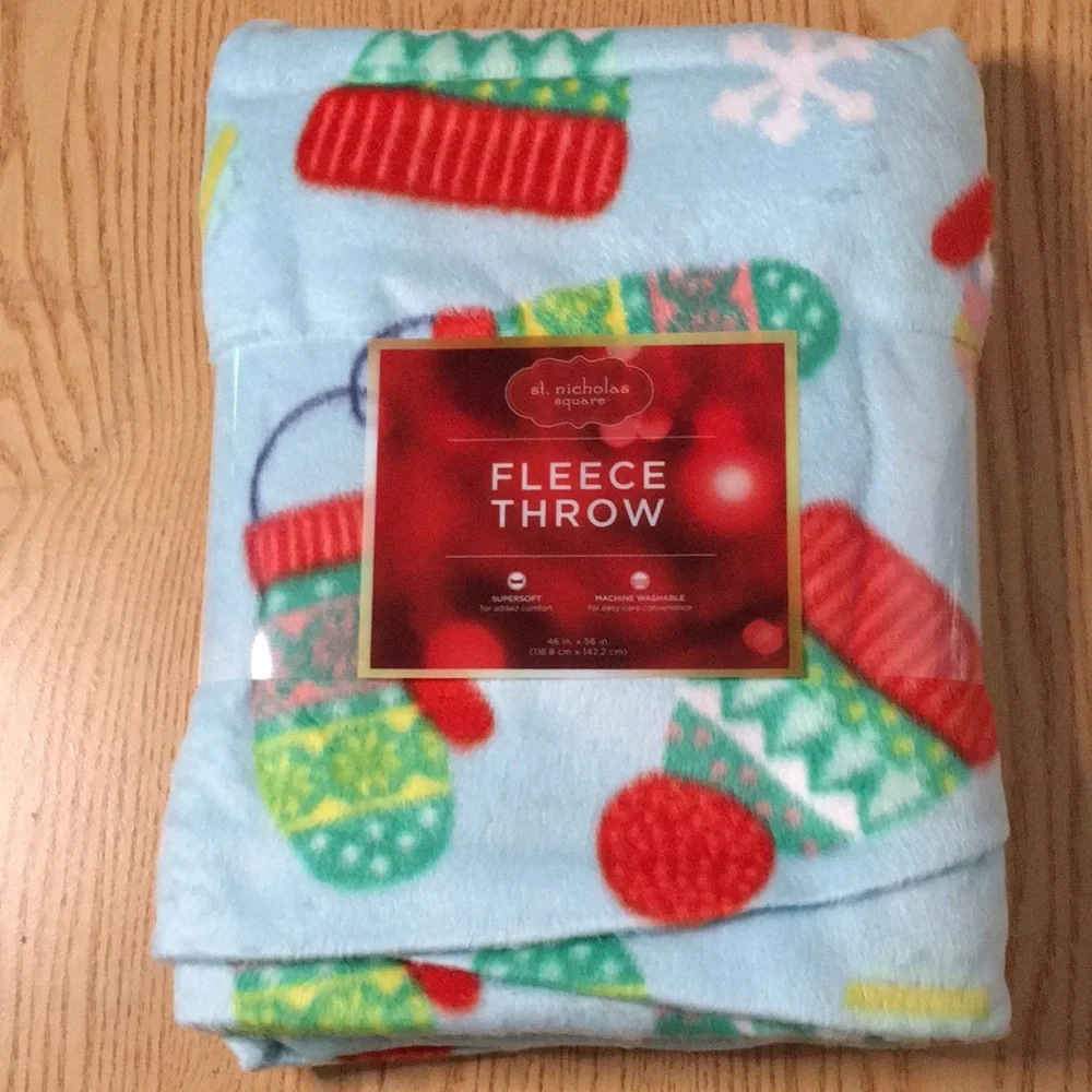 New 1 St Nicholas Square Mittens Hats Print Fleece Throw Blanket Blue Red Green